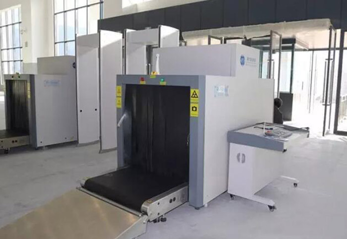 全國、省市政協(xié)委員體驗蘭渝鐵路、視察階州廣場