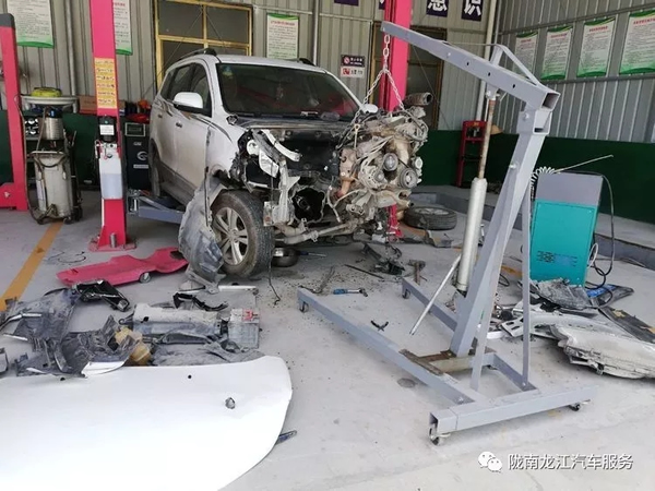 金錘鈑金，銀槍噴漆！龍江汽修值得信賴！