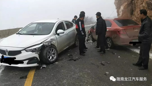 金錘鈑金，銀槍噴漆！龍江汽修值得信賴！