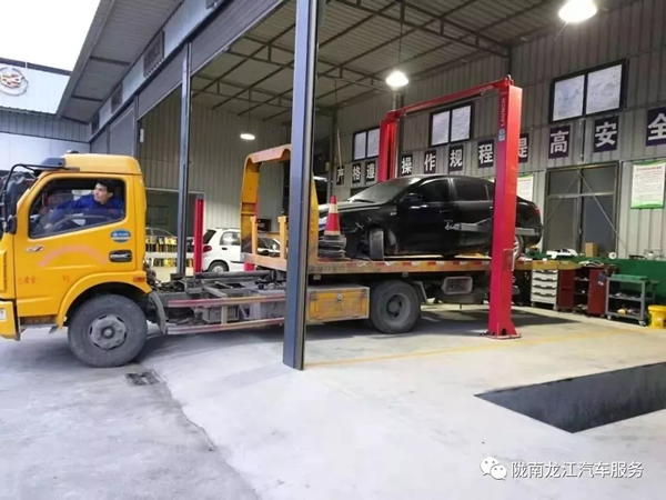 金錘鈑金，銀槍噴漆！龍江汽修值得信賴！